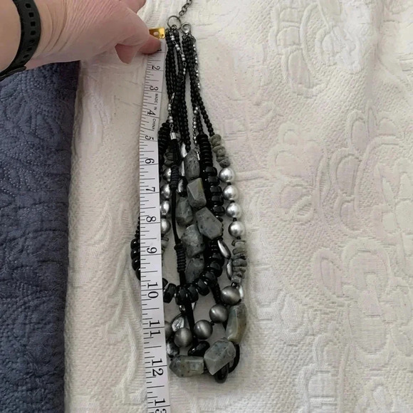 Multistrand bead necklace - Picture 4 of 6